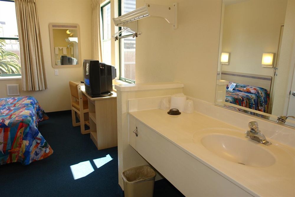 Motel 6-San Diego, Ca - Downtown Buitenkant foto